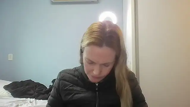 Snapshot of Annylove1 chatting on June 25, 2026, 10:53 am Annylove1 online show from June 25, 2026, 10:53 am