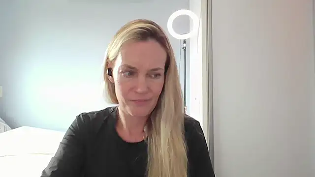 Snapshot of Annylove1 chatting on February 11, 2026, 4:51 pm Annylove1 online show from February 11, 2026, 4:51 pm