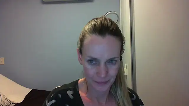 Annylove1 online show from November 9, 2025, 12:36 am