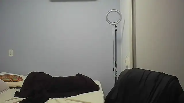 Snapshot of Annylove1 chatting on June 1, 2026, 12:33 am Annylove1 online show from June 1, 2026, 12:33 am