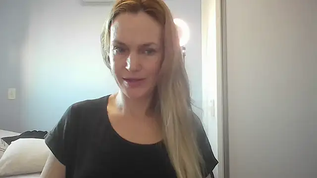Snapshot of Annylove1 chatting on July 2, 2026, 10:54 am Annylove1 online show from July 2, 2026, 10:54 am