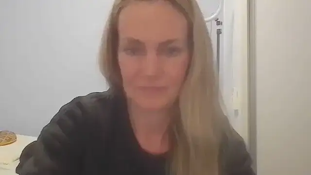 Snapshot of Annylove1 chatting on July 22, 2026, 12:23 am Annylove1 online show from July 22, 2026, 12:23 am