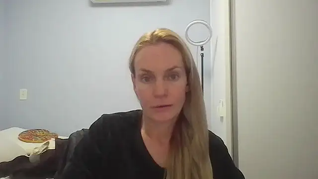 Snapshot of Annylove1 chatting on May 30, 2026, 12:17 am Annylove1 online show from May 30, 2026, 12:17 am