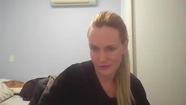 Snapshot of Annylove1 chatting on July 1, 2026, 12:22 am Annylove1 online show from July 1, 2026, 12:22 am
