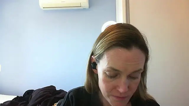 Annylove1 online show from October 24, 2025, 4:17 pm