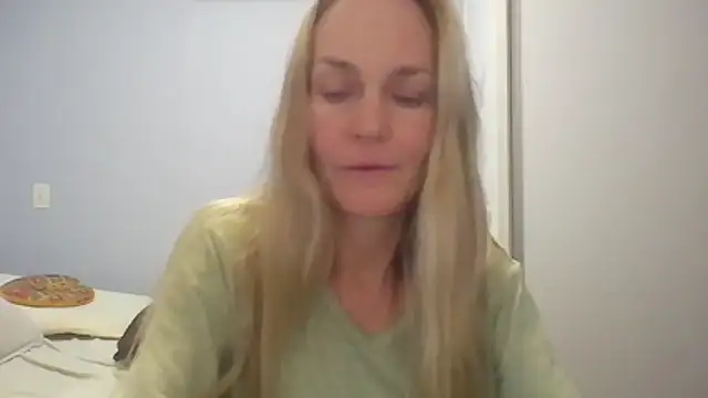 Snapshot of Annylove1 chatting on June 16, 2026, 12:21 am Annylove1 online show from June 16, 2026, 12:21 am