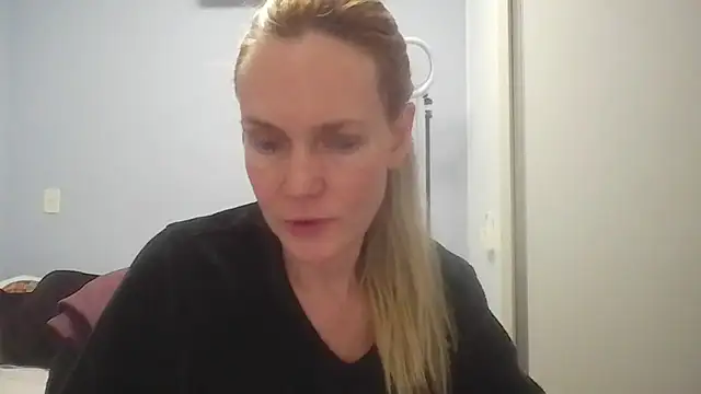 Snapshot of Annylove1 chatting on June 22, 2026, 12:38 am Annylove1 online show from June 22, 2026, 12:38 am