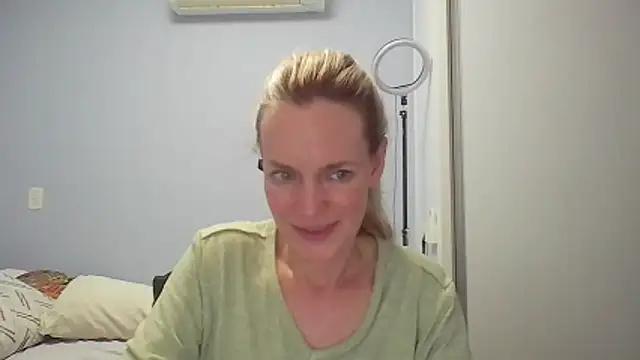 Snapshot of Annylove1 chatting on March 8, 2026, 12:27 am Annylove1 online show from March 8, 2026, 12:27 am