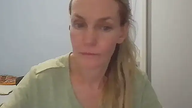 Snapshot of Annylove1 chatting on March 17, 2026, 12:13 am Annylove1 online show from March 17, 2026, 12:13 am