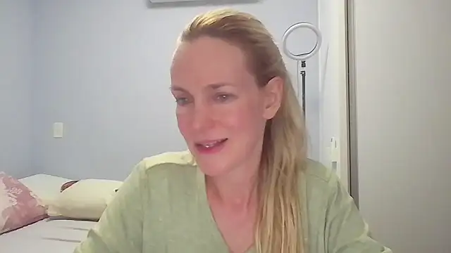 Annylove1 online show from April 27, 2026, 12:30 am