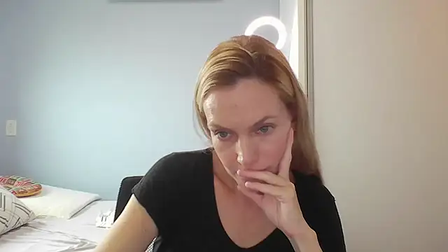 Snapshot of Annylove1 chatting on March 19, 2026, 11:54 am Annylove1 online show from March 19, 2026, 11:54 am