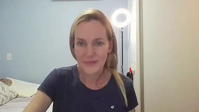 Snapshot of Annylove1 chatting on March 17, 2026, 5:16 pm Annylove1 online show from March 17, 2026, 5:16 pm