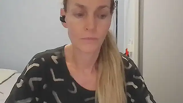 Snapshot of Annylove1 chatting on March 20, 2026, 12:00 am Annylove1 online show from March 20, 2026, 12:00 am