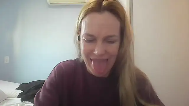 Snapshot of Annylove1 chatting on July 14, 2026, 10:54 am Annylove1 online show from July 14, 2026, 10:54 am