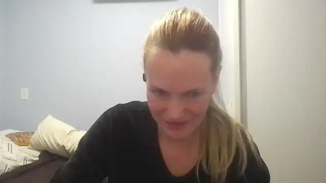 Snapshot of Annylove1 chatting on June 28, 2026, 12:28 am Annylove1 online show from June 28, 2026, 12:28 am