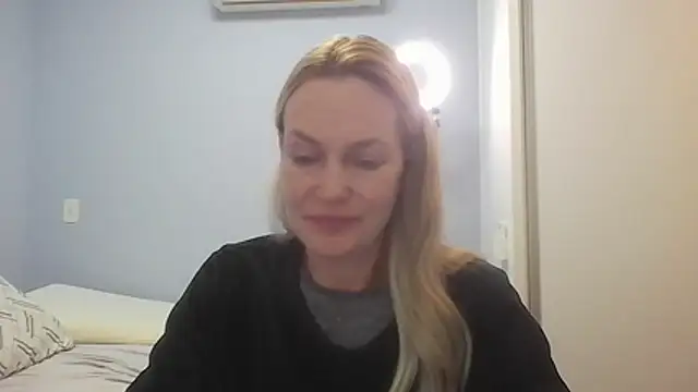 Snapshot of Annylove1 chatting on July 7, 2026, 10:52 am Annylove1 online show from July 7, 2026, 10:52 am