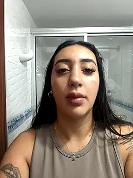 Snapshot of Hannahoff chatting on November 30, 2025, 12:44 am Hannahoff online show from November 30, 2025, 12:44 am