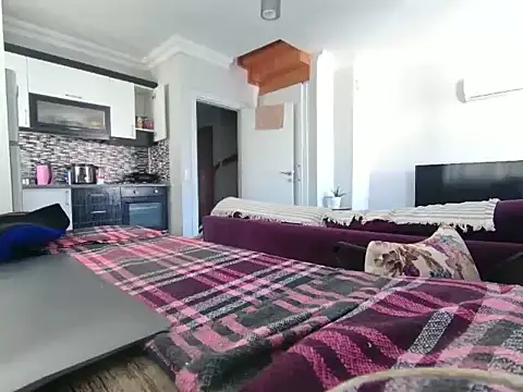 Snapshot of ALPHANDRE chatting on December 14, 2025, 9:26 am ALPHANDRE online show from December 14, 2025, 9:26 am