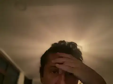 Snapshot of ALPHANDRE chatting on October 26, 2025, 7:03 pm ALPHANDRE online show from October 26, 2025, 7:03 pm