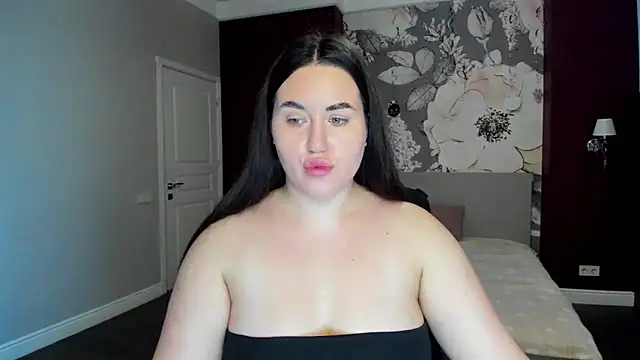 Roxie Bradley online show from December 23, 2025, 6:34 am