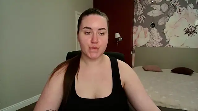 Roxie Bradley online show from April 24, 2026, 5:42 am