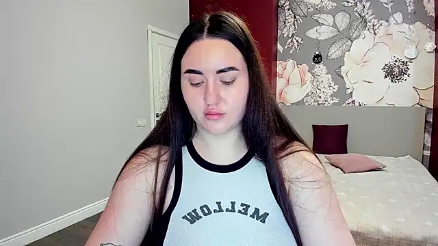 Snapshot of Roxie_Bradley chatting on February 24, 2026, 6:58 am Roxie Bradley online show from February 24, 2026, 6:58 am