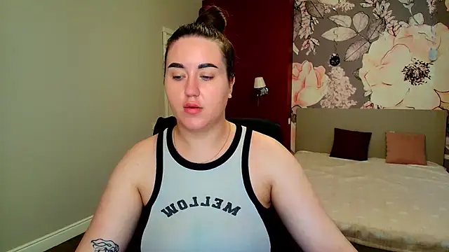 Snapshot of Roxie_Bradley chatting on June 18, 2026, 5:39 am Roxie Bradley online show from June 18, 2026, 5:39 am