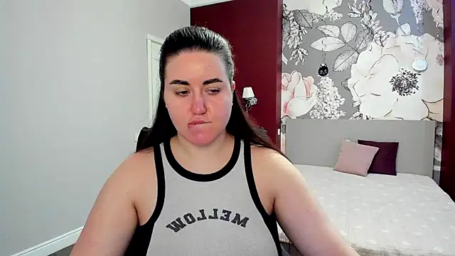 Snapshot of Roxie_Bradley chatting on March 9, 2026, 6:50 am Roxie Bradley online show from March 9, 2026, 6:50 am