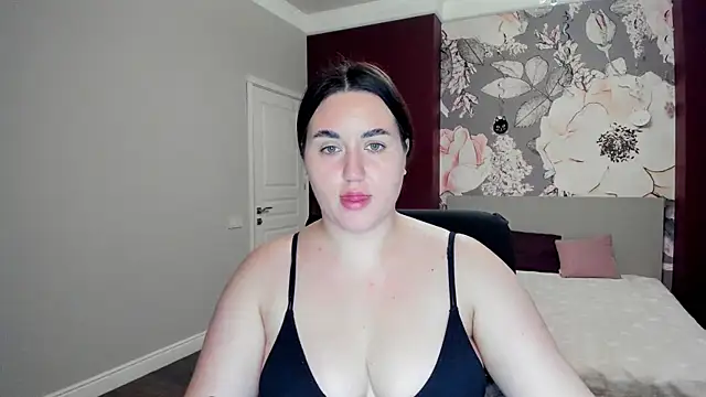 Snapshot of Roxie_Bradley chatting on November 25, 2025, 6:47 am Roxie Bradley online show from November 25, 2025, 6:47 am