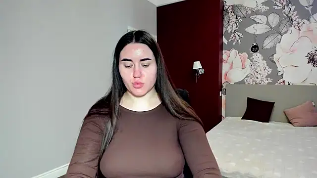 Snapshot of Roxie_Bradley chatting on March 6, 2026, 6:41 am Roxie Bradley online show from March 6, 2026, 6:41 am