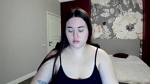 Snapshot of Roxie_Bradley chatting on February 12, 2026, 6:46 am Roxie Bradley online show from February 12, 2026, 6:46 am