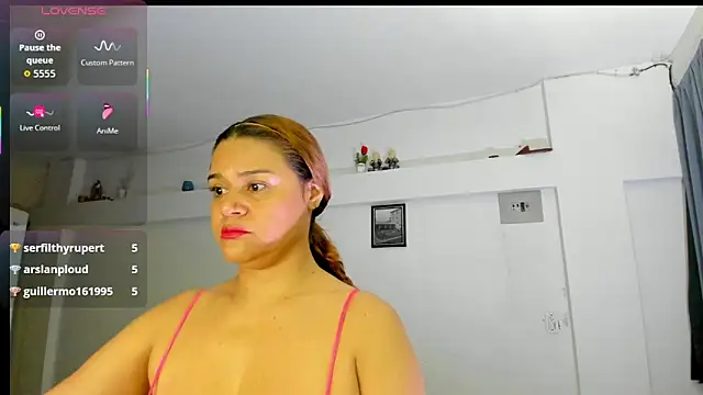 Snapshot of Sinthia_Collins chatting on October 9, 2025, 11:22 am Sinthia Collins online show from October 9, 2025, 11:22 am