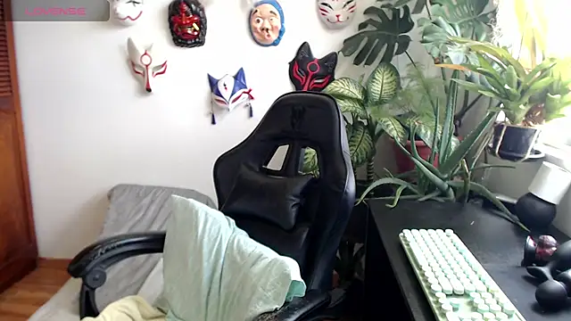 Snapshot of cat_salo chatting on November 22, 2025, 3:44 pm cat salo online show from November 22, 2025, 3:44 pm