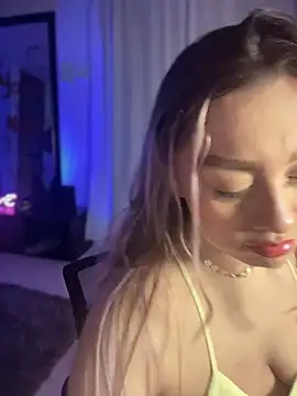 Snapshot of Im_sophiie chatting on November 8, 2025, 6:06 am Im sophiie online show from November 8, 2025, 6:06 am