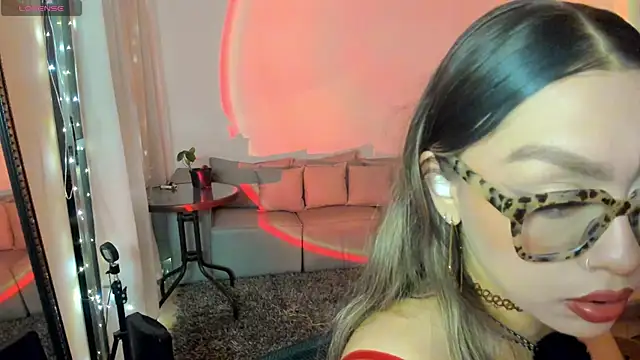 Snapshot of Im_sophiie chatting on May 3, 2026, 6:40 am Im sophiie online show from May 3, 2026, 6:40 am