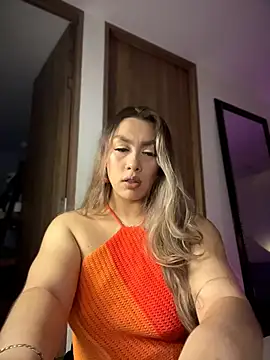 Snapshot of Im_sophiie chatting on April 17, 2026, 6:49 am Im sophiie online show from April 17, 2026, 6:49 am