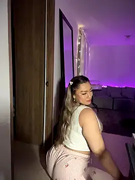 Im sophiie online show from February 15, 2026, 7:51 am