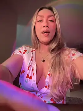 Snapshot of Im_sophiie chatting on October 10, 2025, 6:25 am Im sophiie online show from October 10, 2025, 6:25 am