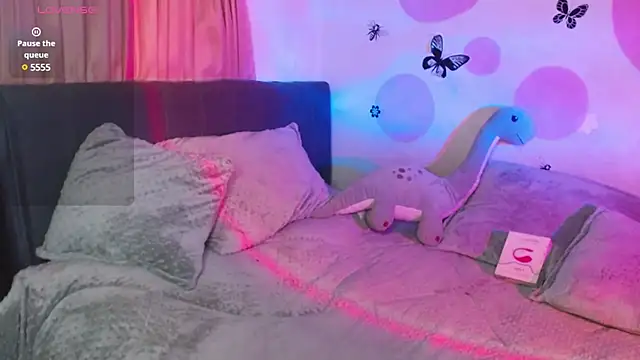 Snapshot of Cata_cortes chatting on February 22, 2025, 2:06 am Cata cortes online show from February 22, 2025, 2:06 am