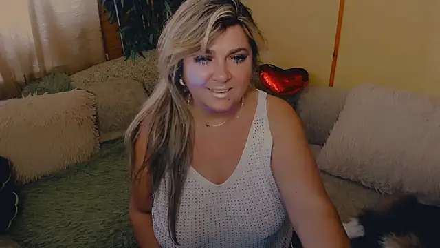 Snapshot of Malena_Mi chatting on April 17, 2026, 2:53 pm Malena Mi online show from April 17, 2026, 2:53 pm