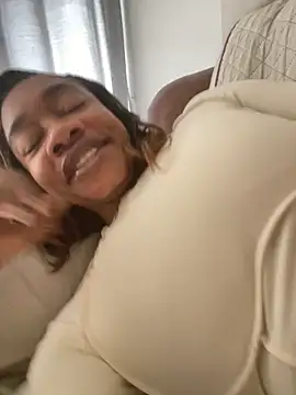 Snapshot of _yisela_ chatting on November 20, 2025, 3:12 pm yisela online show from November 20, 2025, 3:12 pm