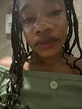 Snapshot of _yisela_ chatting on October 1, 2025, 12:49 am yisela online show from October 1, 2025, 12:49 am