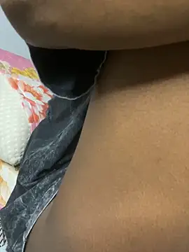 Snapshot of _yisela_ chatting on October 17, 2025, 2:15 am yisela online show from October 17, 2025, 2:15 am