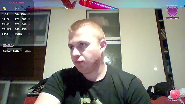 Snapshot of Matttthees chatting on October 11, 2025, 11:17 pm Matttthees online show from October 11, 2025, 11:17 pm