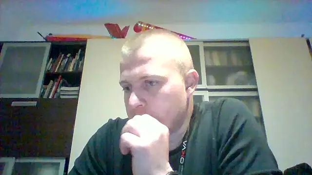 Snapshot of Matttthees chatting on November 12, 2025, 8:01 pm Matttthees online show from November 12, 2025, 8:01 pm