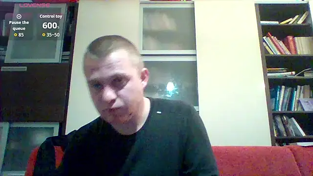 Snapshot of Matttthees chatting on November 26, 2025, 9:48 pm Matttthees online show from November 26, 2025, 9:48 pm