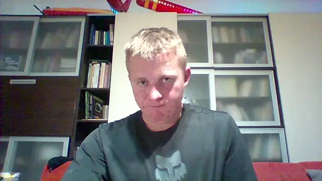 Snapshot of Matttthees chatting on September 12, 2025, 9:14 pm Matttthees online show from September 12, 2025, 9:14 pm