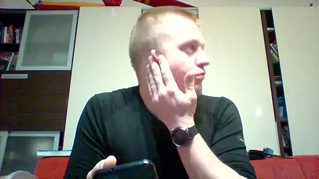 Snapshot of Matttthees chatting on October 16, 2025, 4:26 pm Matttthees online show from October 16, 2025, 4:26 pm