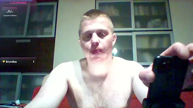 Snapshot of Matttthees chatting on March 23, 2025, 2:48 am Matttthees online show from March 23, 2025, 2:48 am