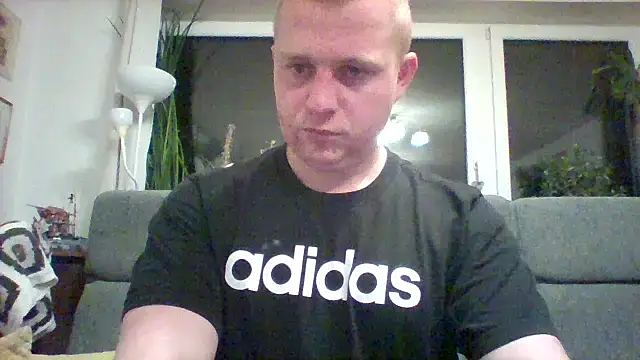 Snapshot of Matttthees chatting on November 13, 2025, 9:40 pm Matttthees online show from November 13, 2025, 9:40 pm